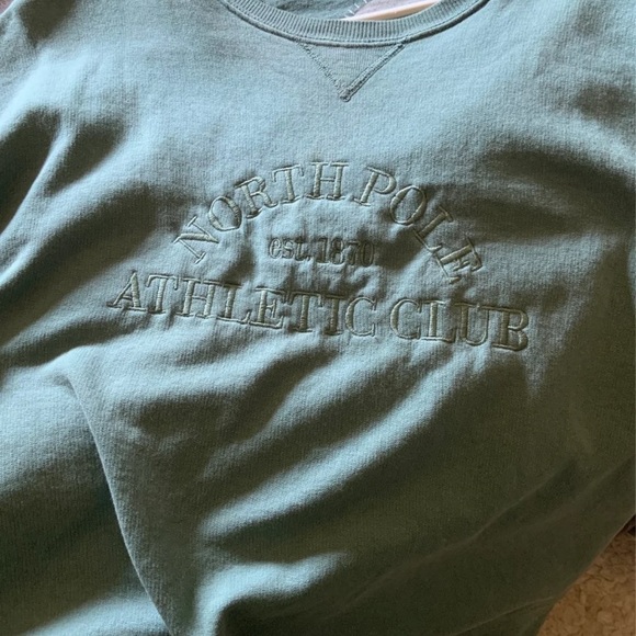 Green sweatshirt - Picture 3 of 3